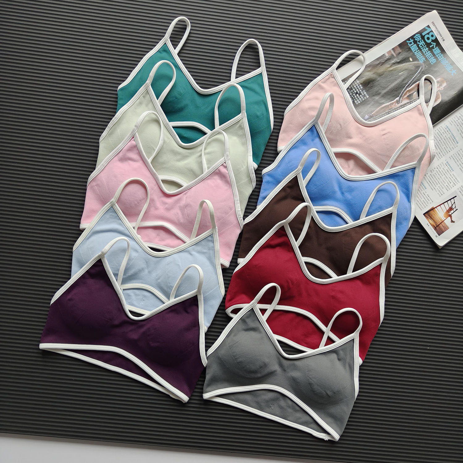 Contrast Color Women's Seamles - Sports Bra Racerback review and price